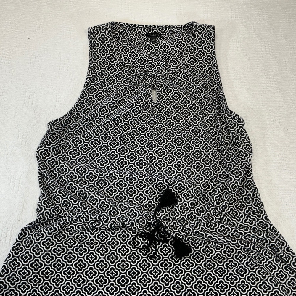 Talbots XL Sleeveless Top Black White Geometric Quatrefoil Keyhole Tassel Blouse
